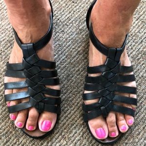 Wedged black open toe sandal